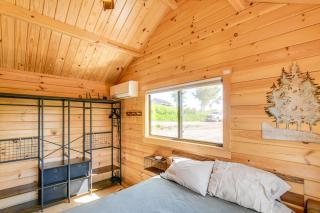 Teton Mtn Views Peaceful Riverfront Cabin! - Ashton - 1