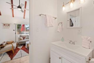 Starlite Casita - Charming Renovated Cabin + Spa - Flamingo Heights - 1