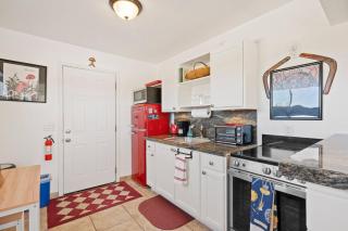 Starlite Casita - Charming Renovated Cabin + Spa - Flamingo Heights - 4