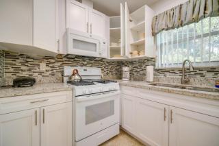 Less Than 3 Mi to Hard Rock Stadium Miami Home with Sunroom - 3