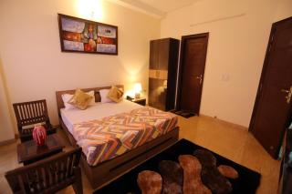 Runway Residency at Pitampura - Neu-Delhi - 1