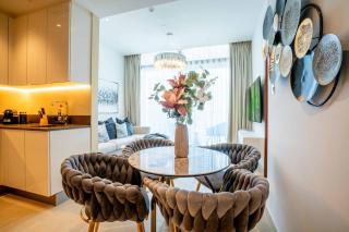 Amazing Pool LUX Location 1 Bedroom Apartment - 8