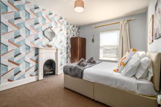 Spacious 6 Bed Home in Central Bedford w Parking - Bedford - 9