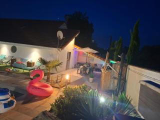 Escapade du Roi Henri IV à PAU MAISON Entièrement Privée 6 Personnes & BÉBÉ avec Piscine, SPA, Braséro & Plancha Idéal Vacances, Week-end, Repos ou Télétravail - Pau - 1