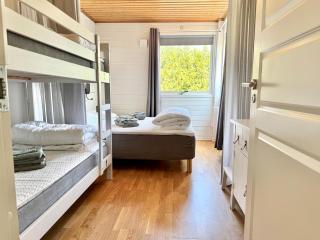 Comfortable guest rooms with fully equipped kitchen and cosy living room. - 9
