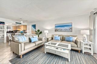 Dans Florida Condos Whispering Waves at Runaway Bay - 3