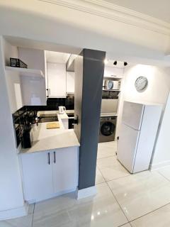 Cozy 1-Bedroom Apartment with Salon in the Heart of Tangier - Tangeri - 1