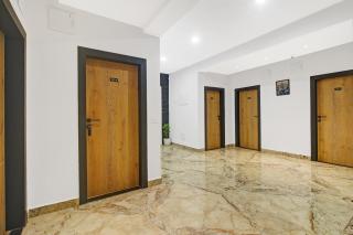 Super Townhouse OAK Hitec City Near Image Hospital - Hyderabad - 5