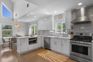 NF Wine Country Retreat with Dock - Southold - 5