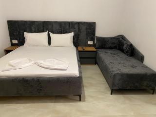 hOTEL EMILY,S - 8