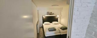Comfortable guest rooms with fully equipped kitchen and cosy living room. - Ödsmål - 8