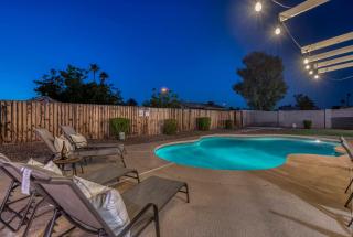 Tranquility 4 Bedroom With Free Heated Pool! - Mesa - 3