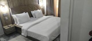 Wulvan Hotel - - 4