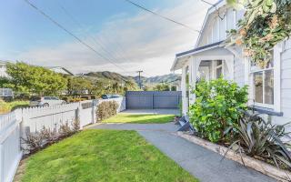 Unique and Cosy Cottage with a Sunny Garden - Wellington - 6
