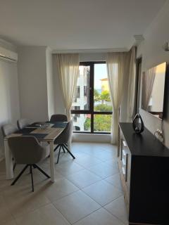 Двуспален апартамент Оазис Бийч Клуб - 9