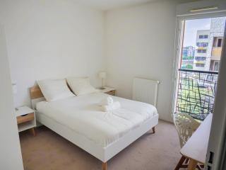 Elegant and Spacious 3-Bedroom Apartment with Private Balcony - Saint-Ouen - 4