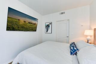 Cozy Unit Conveniently Located Pool View - 4