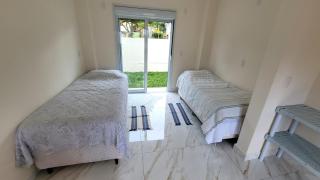Casa Amarela - à 100 metros da praia - Florianópolis - 2