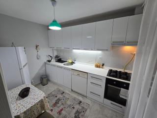 4-room, warm house, near the sea, next to the historic elevator - Konak - 3