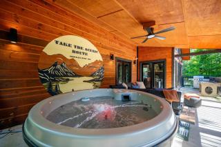 Sleeps 6 Sauna Hot Tub Putt Putt Dogs Welcome - 8