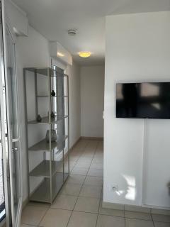 Renovated studio with 50 m2 terrace - 6