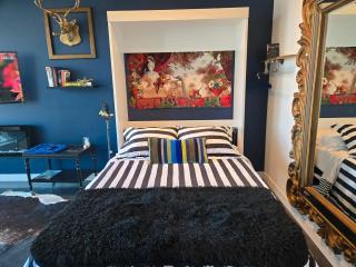 Boutique Studio City Views, Patio, Fireplace Voglio Bene - Calgary - 5