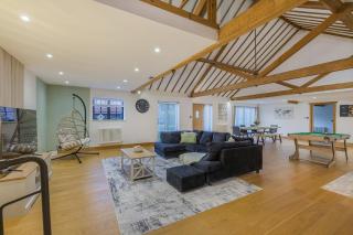 Barn with Hot Tub, Pool Table & Pizza Oven - Hadlow Down - 9