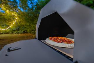 Barn with Hot Tub, Pool Table & Pizza Oven - 5