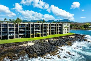 Kuhio Shore 114 Oceanfront 2 Bedroom 2 Bath - Koloa - 9