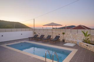 Dimitra's House with Private Pool - Koiliomenos - 8