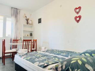 Apartments 4M - 1