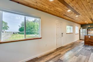 Walk to Beach Creek-Front Sekiu Home with Fire Pit! - Neah Bay - 1