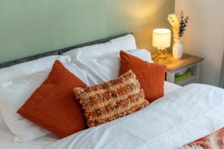 Dockside Home - 5 Comfy Beds-Perfect for Contractors and Families- Free Parking - Londra - 5