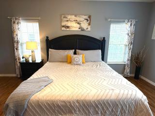 Lakefront and Lake View Indian Point Condo with Boat Slip - Branson - 0