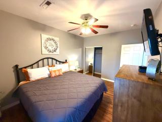Lakefront and Lake View Condo on Indian Point - 3