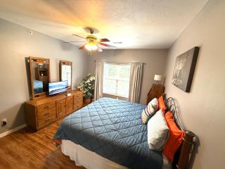 Lakefront and Lake View Condo on Indian Point - 1