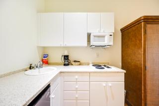 Naples Vacation Rental Close to Parks and Beaches! - 1