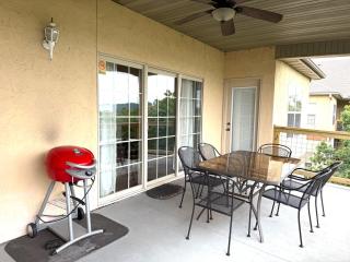 Lakefront and Lake View Indian Point Condo with Boat Slip - Branson - 1