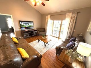 Lakefront and Lake View Indian Point Condo with Boat Slip - Branson - 2