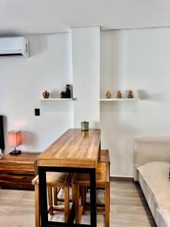 New apartment steps from the sea and 5th Avenue - 5