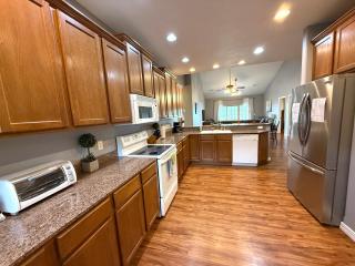Lakefront and Lake View Indian Point Condo with Boat Slip - Branson - 5