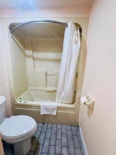 First Canada Hotel Cornwall Hwy 401 ON - 9