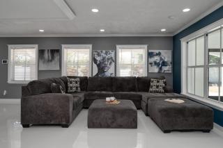 Luxury Waterfront Villa Heated Pool & Gameroom - 4