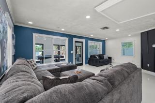 Luxury Waterfront Villa Heated Pool & Gameroom - Tampa - 1