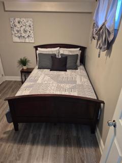 Two bedroom basement apartment - Whitby - 2