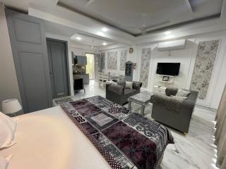 Kasauli Hill crest By Xaria Luxury Studio Apartment - Kasauli - 5