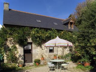 Cosy holiday home with terrace near Quimperlé, cleaning included - Querrien - 9