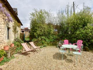 Cosy holiday home with terrace near Quimperlé, cleaning included - Querrien - 0