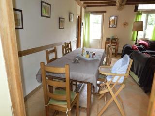 Holiday Home in Le Mesnil-Boeufs with Garden, cleaning included - Isigny-le-Buat - 0