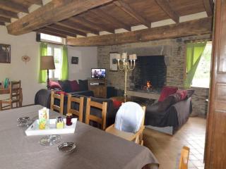 Holiday Home in Le Mesnil-Boeufs with Garden, cleaning included - Isigny-le-Buat - 2